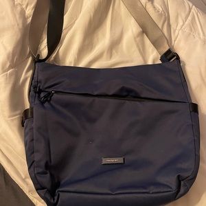 Hedgren cross body purse